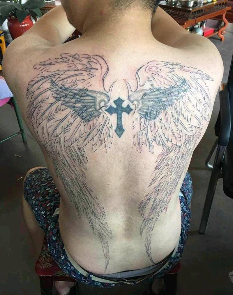 胜利之翼纹身图片