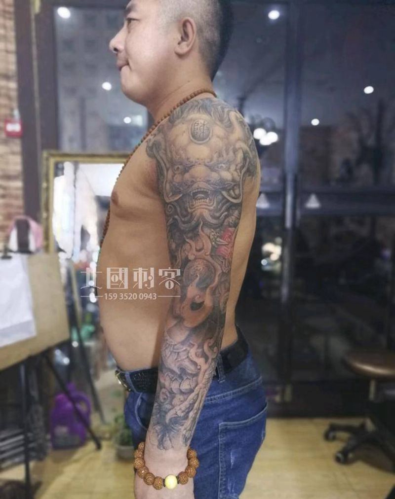 石雕龙臂纹身图片_手臂手部老传统新传统石雕龙花臂石雕龙纹身图案