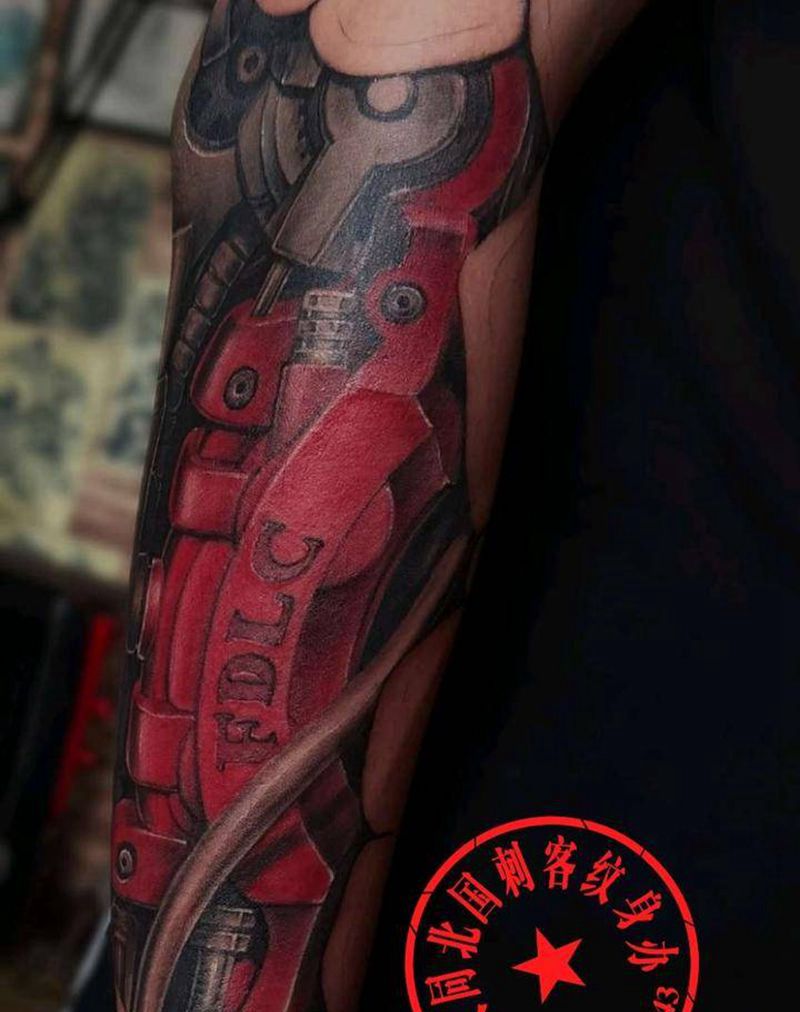 机械臂纹身图片_手臂新传统欧美写实纹身图案