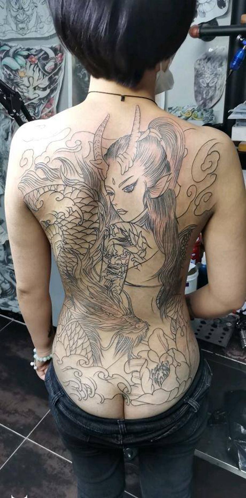 龙姬纹身图片_背部新传统纹身图案