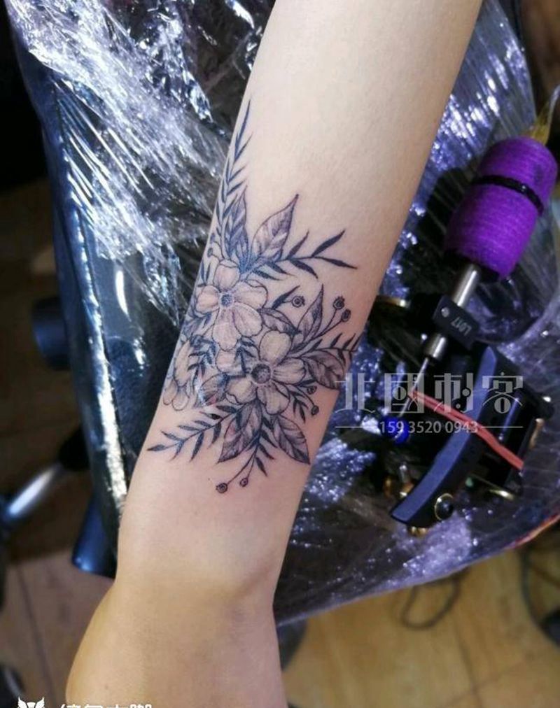 遮疤素花纹身图片_手部手臂点刺几何素花遮盖疤痕遮盖纹身图案