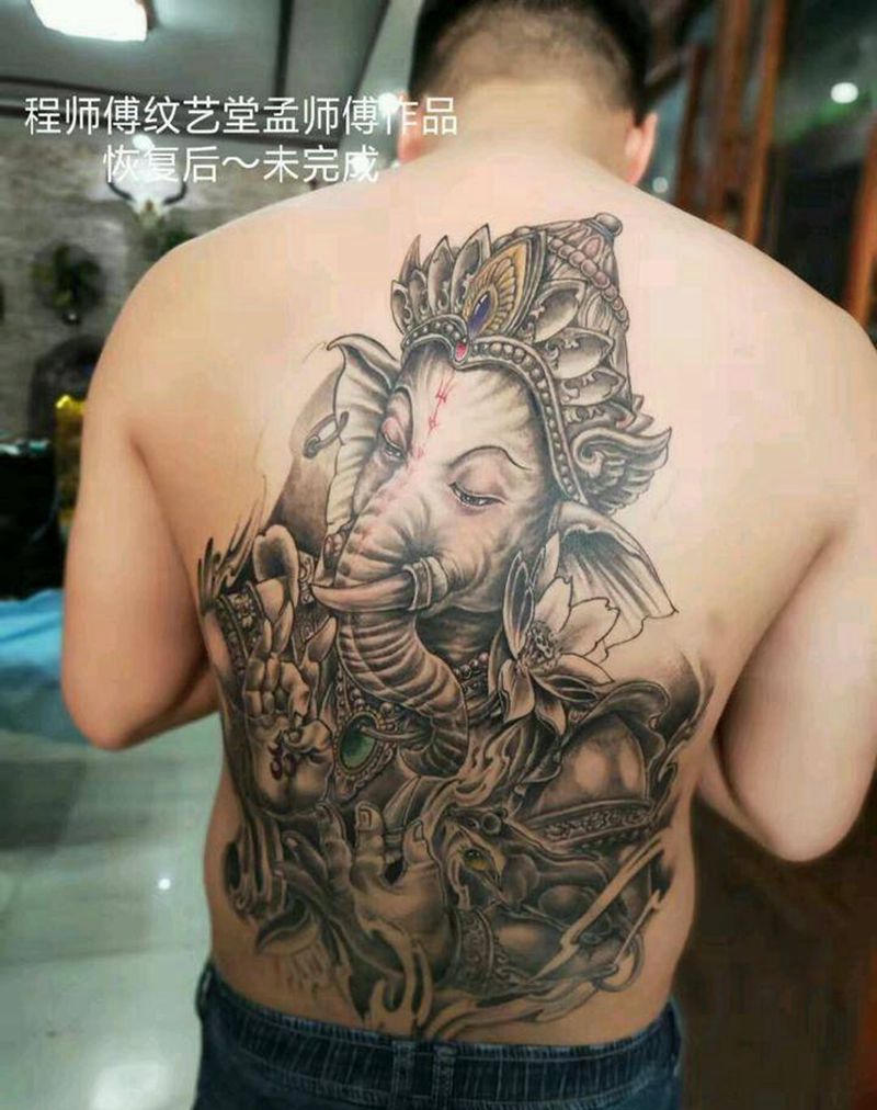 象神纹身图片_背部纹身图案