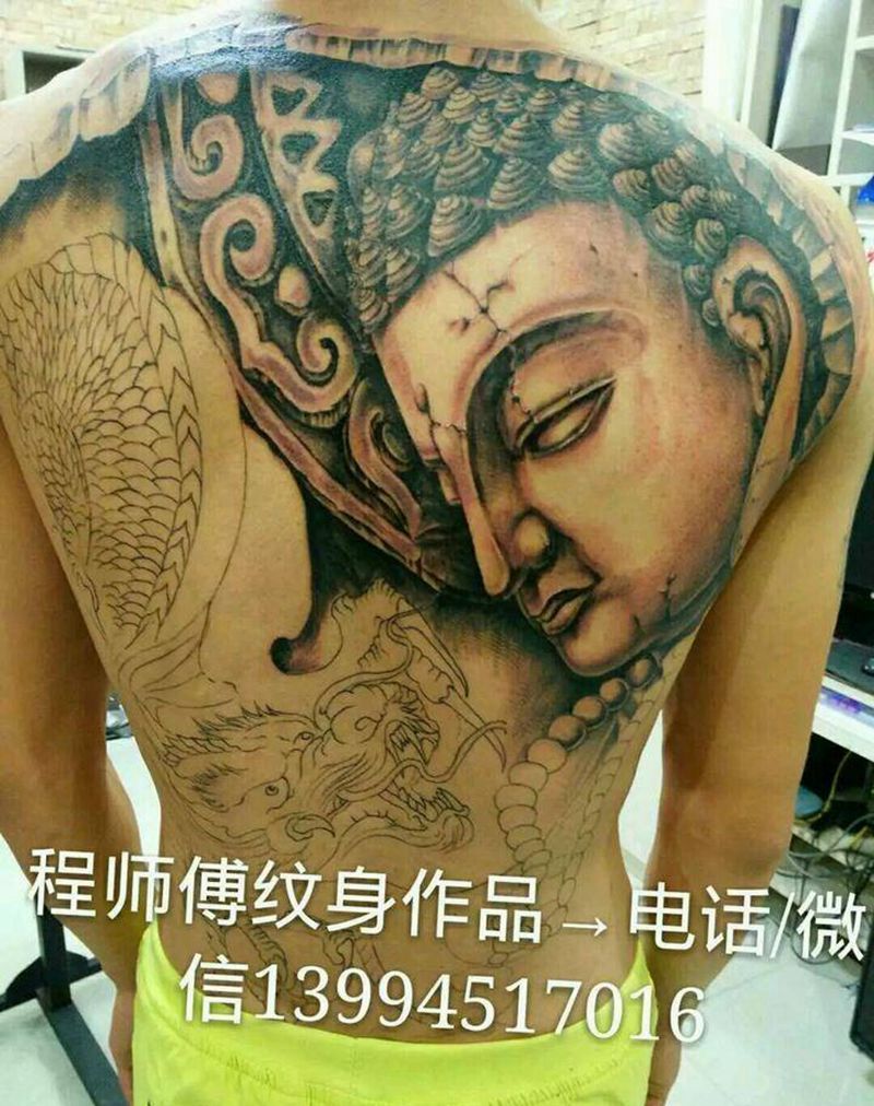 满背佛纹身图片