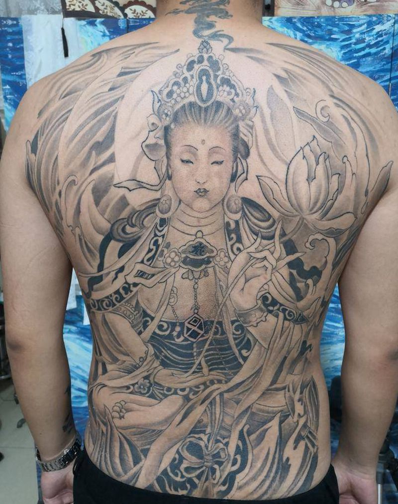 满背大势至菩萨纹身图片_背部纹身图案