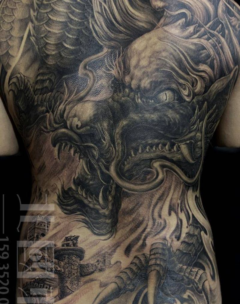 龙满背纹身图片_背部新传统老传统龙长城纹身图案