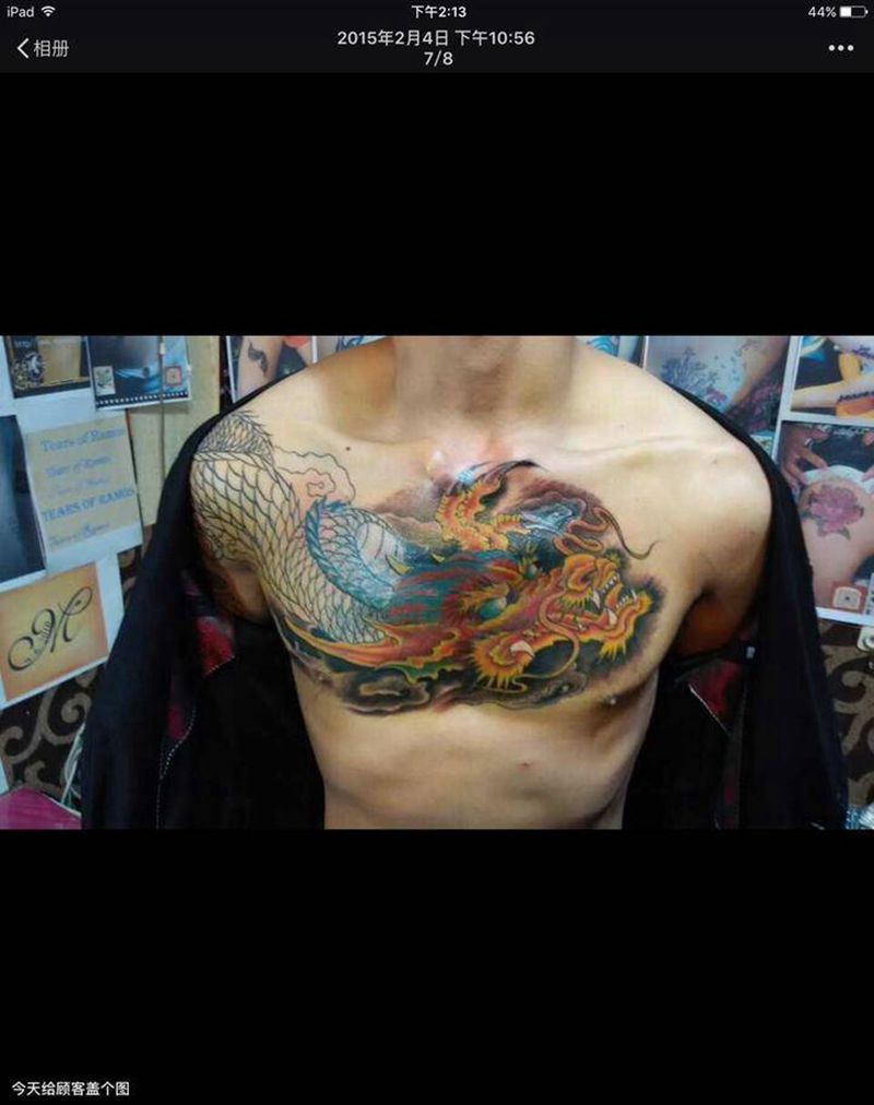 过肩龙压图纹身图片