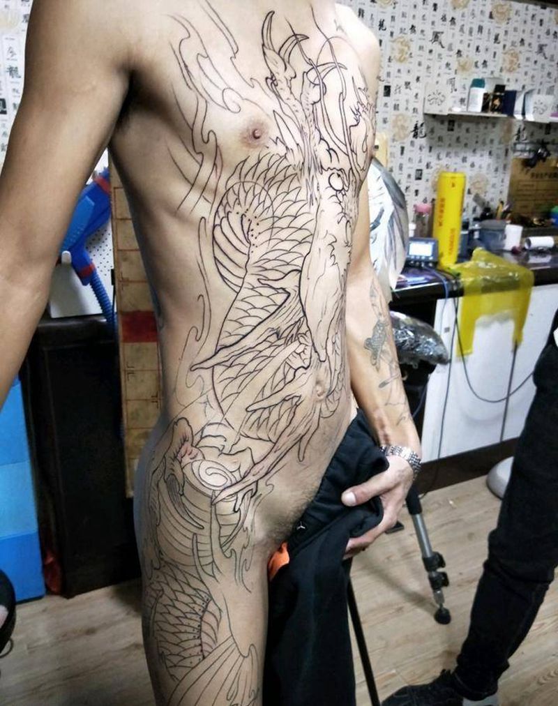 猛龙盘腿纹身图片