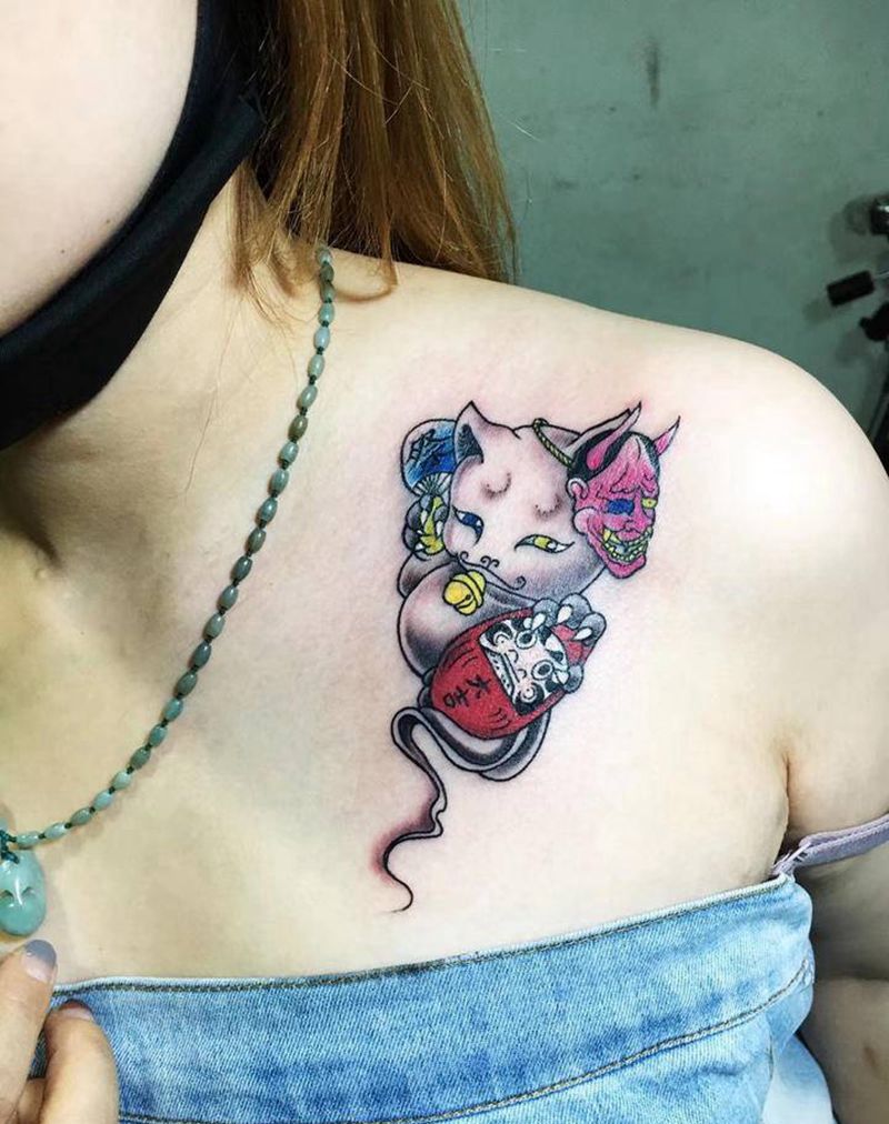 小猫纹身图片_胸部颈部新传统欧美写实纹身图案