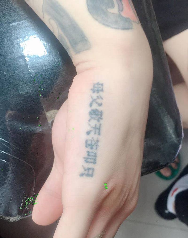 清洗纹身纹身图片_背部手部新传统纹身图案