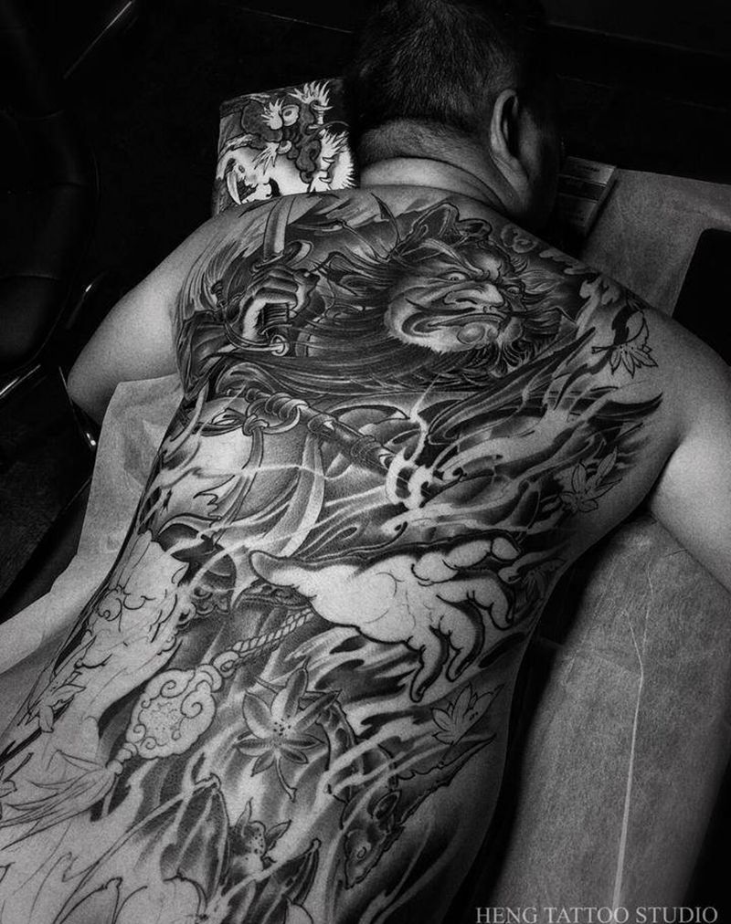 钟馗纹身图片_背部新传统纹身图案