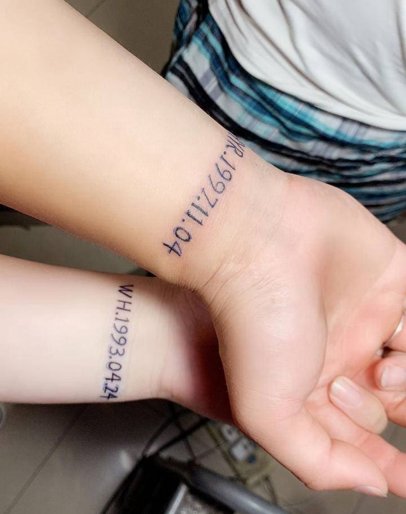 情侣英文纹身图片_手部新传统纹身图案