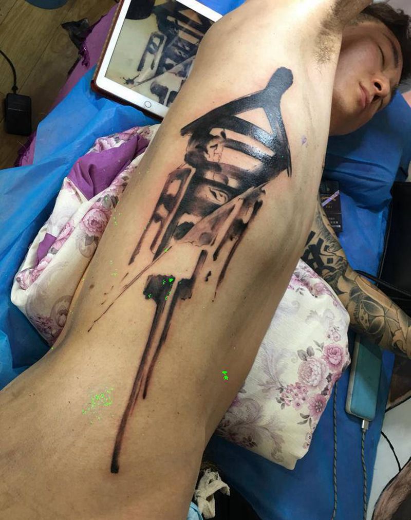 水墨字纹身图片_腰部新传统水墨纹身图案