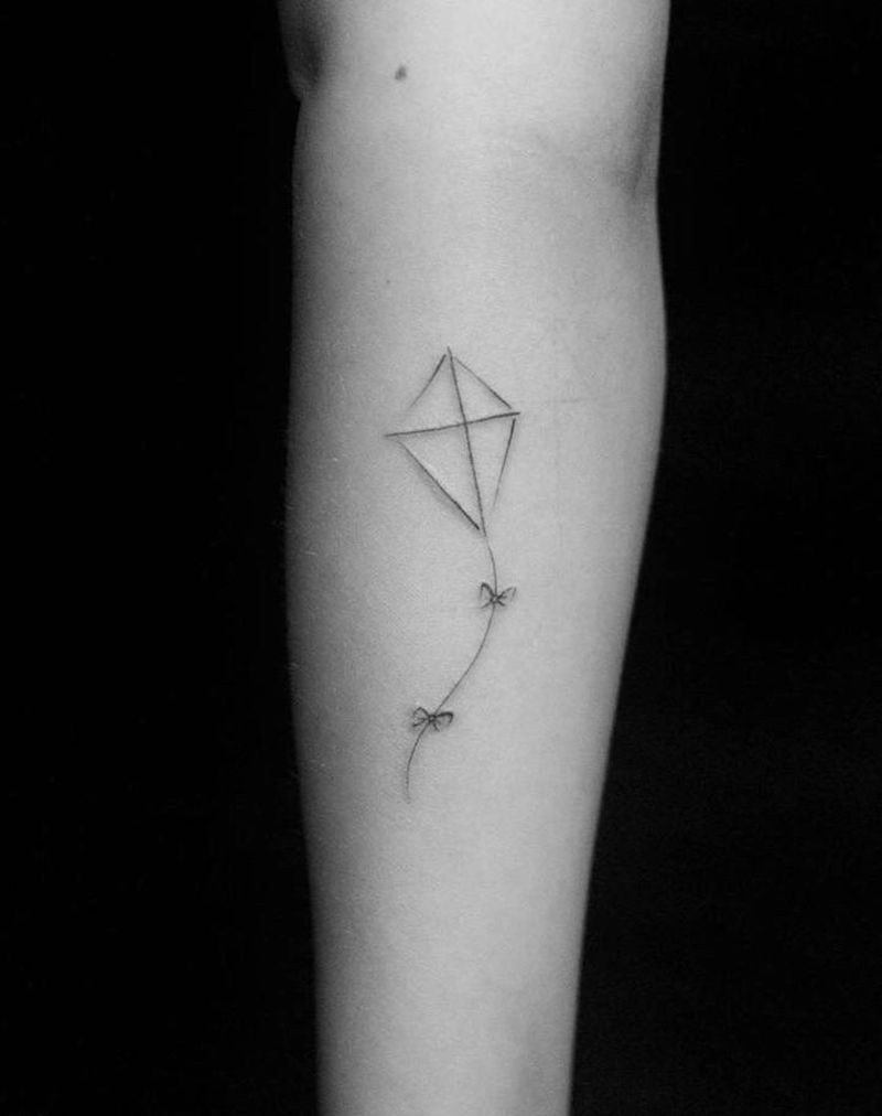 风筝纹身图片_手臂几何纹身图案
