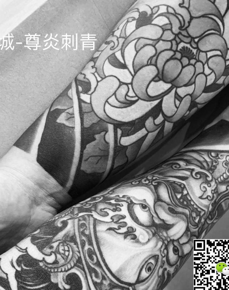 手臂，包臂菊花大黑天纹身图片_手臂手部新传统老传统纹身图案