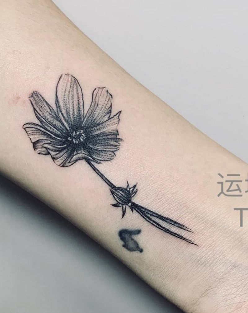 素花纹身图片_手部手臂点刺花体字纹身图案