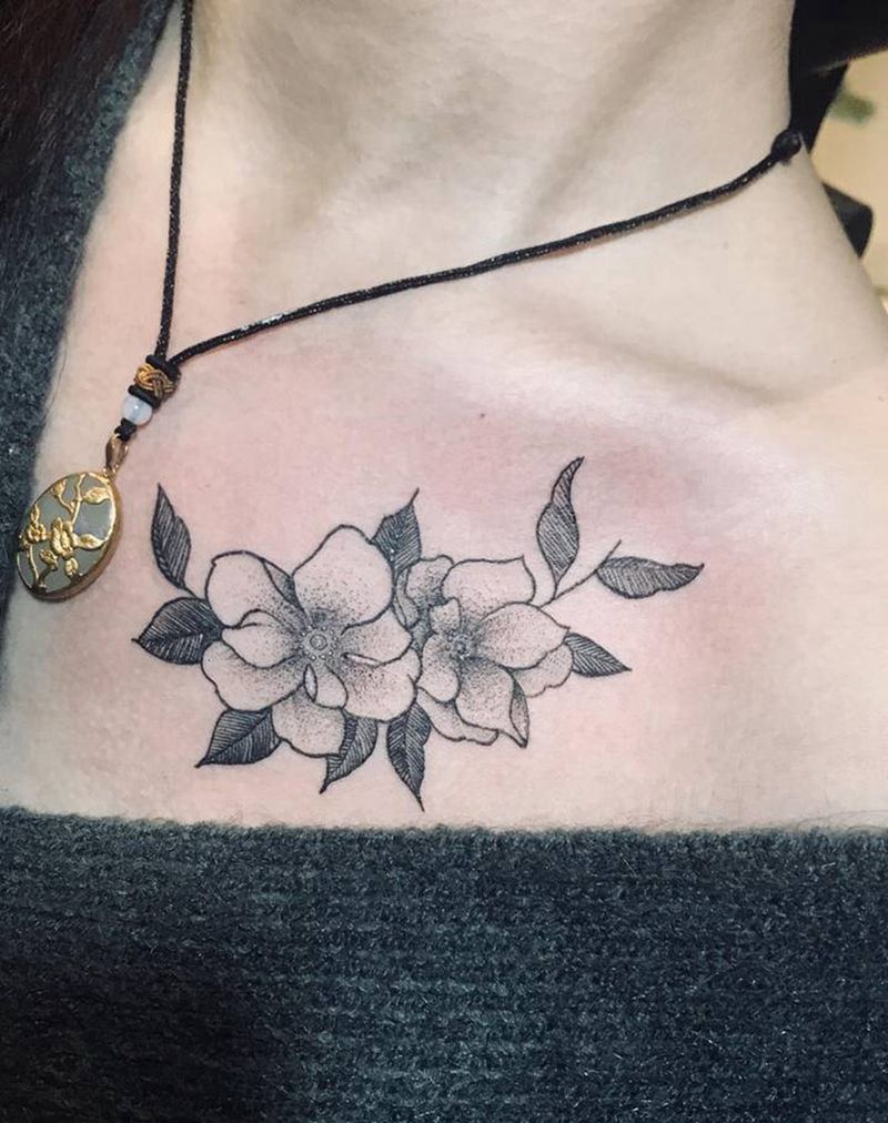 樱花纹身图片_颈部手臂点刺水墨纹身图案