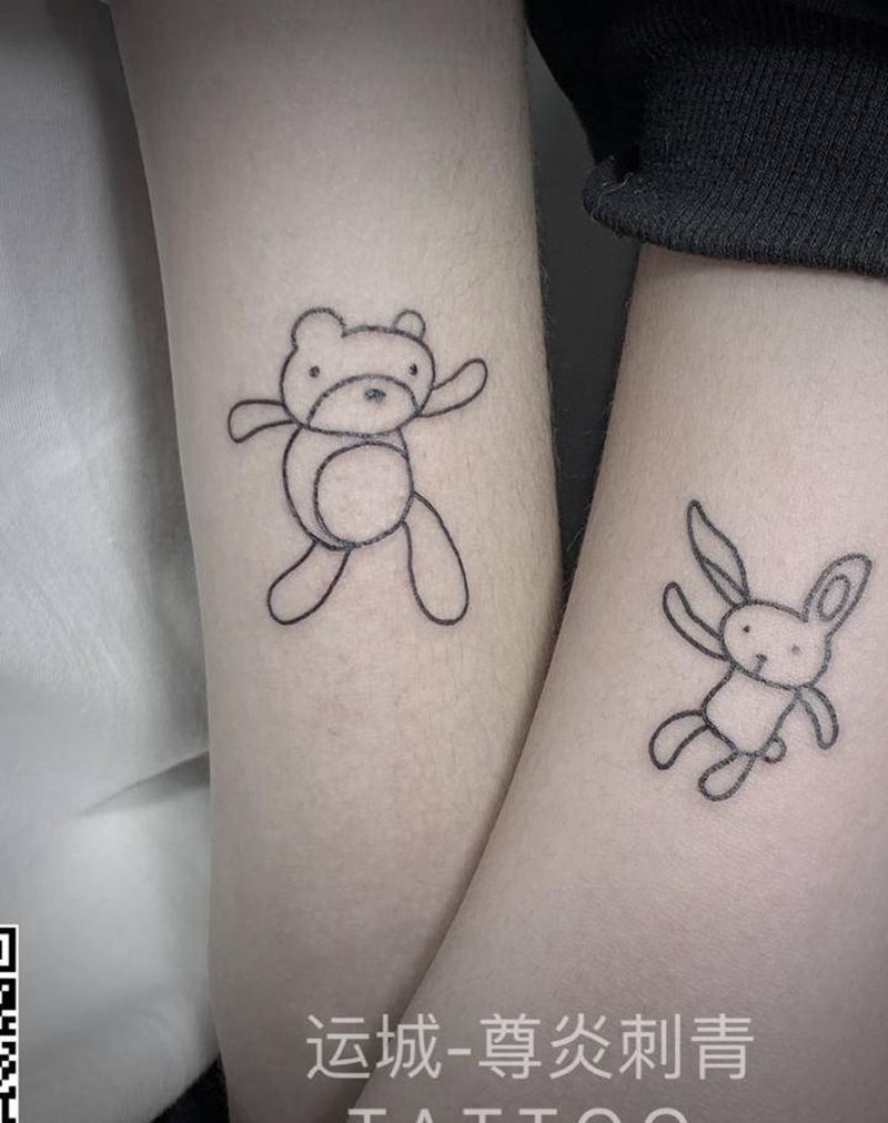 情侣纹身纹身图片_手臂肩部点刺欧美写实纹身图案