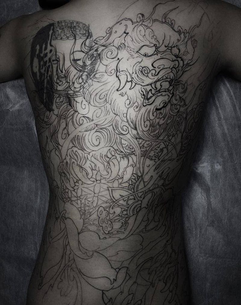 唐狮子纹身图片_背部新传统纹身图案