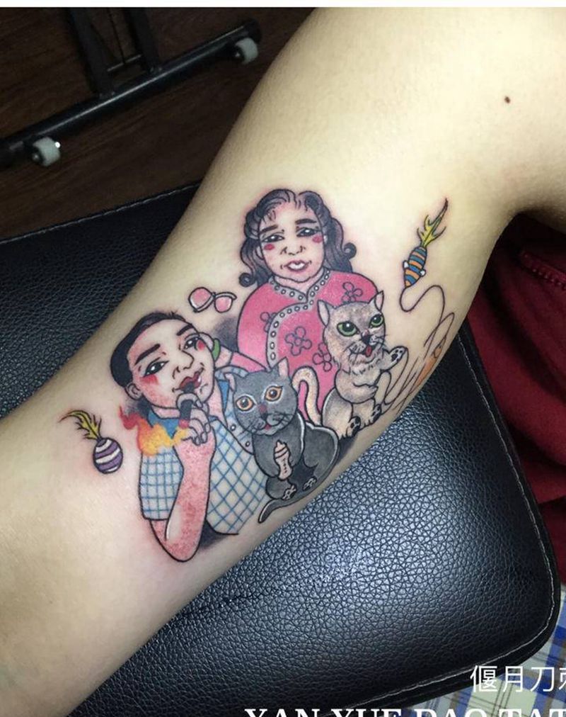 卡通风家人设计纹身图片_手臂卡通风格猫咪原创纹身图案