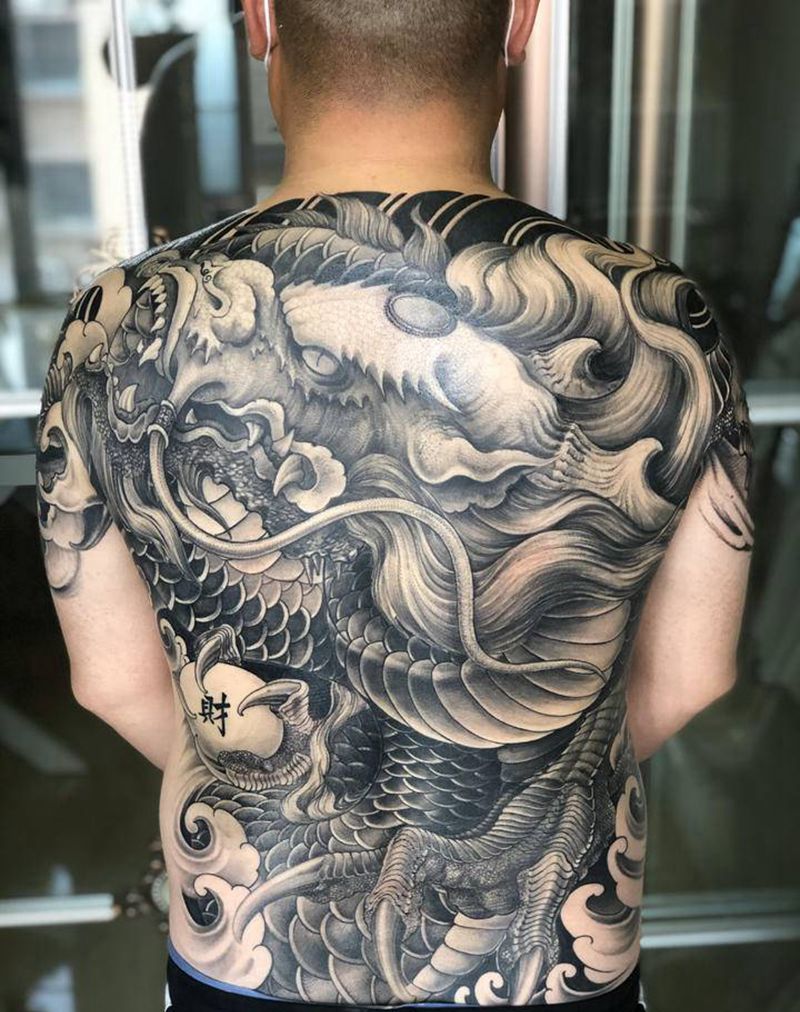 龙纹身图片_背部纹身图案