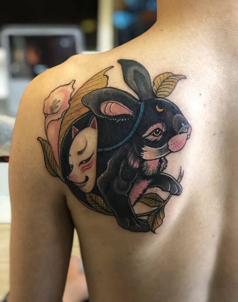 兔o纹身图片_背部纹身图案