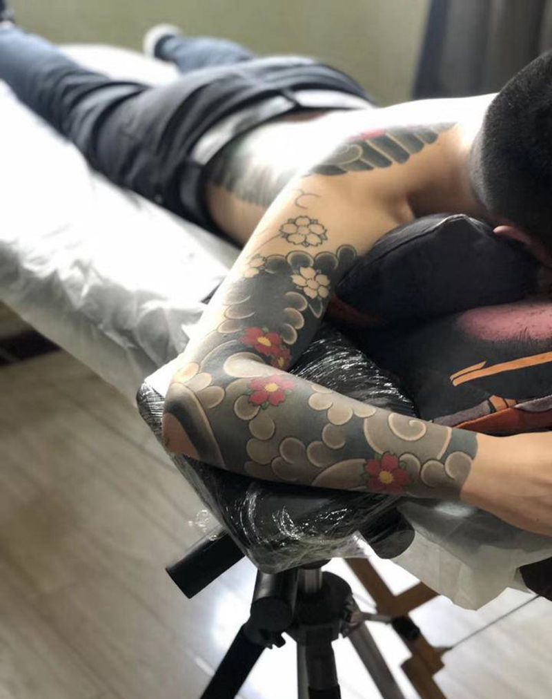 老味纹身图片_手臂背部老传统纹身图案