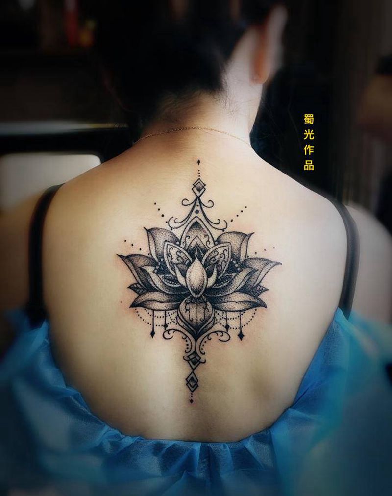 梵花纹身图片_背部纹身图案