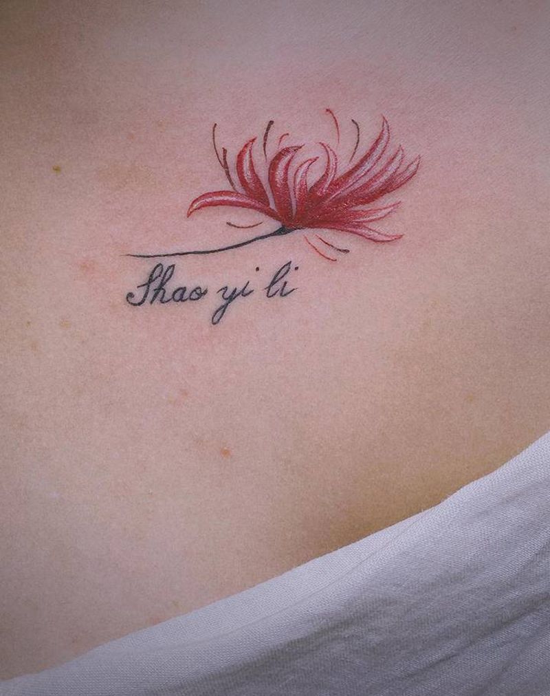 彼岸花纹身图片_颈部胸部水彩点刺纹身图案