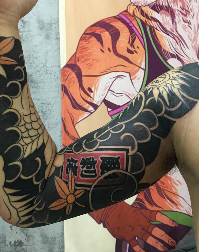 龙臂（遮盖）纹身图片_手臂肩部老传统龙纹身图案