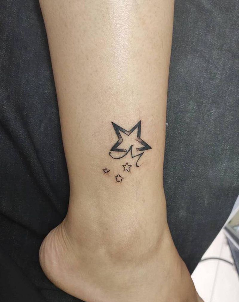 五角星⭐️纹身图片_腿部新传统纹身图案