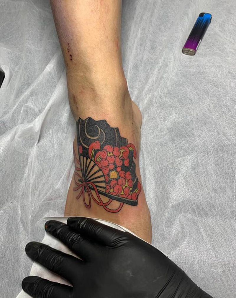 扇子纹身图片_脚部老传统纹身图案