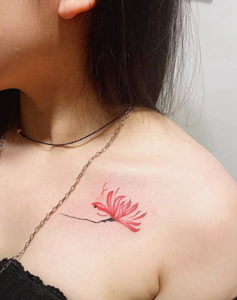 彼岸花纹身图片_胸部肩部水彩水墨纹身图案