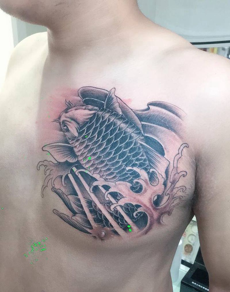年年有鱼纹身图片_胸部新传统纹身图案