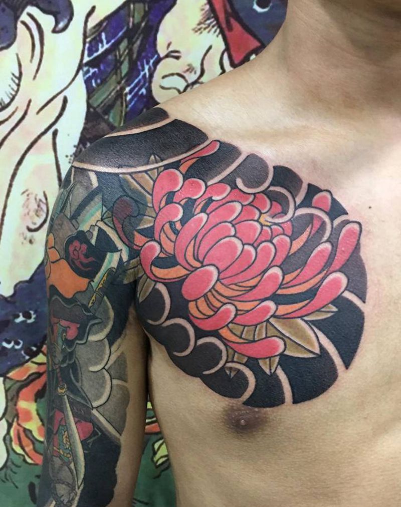 半甲菊花纹身图片_胸部肩部老传统菊花纹身图案