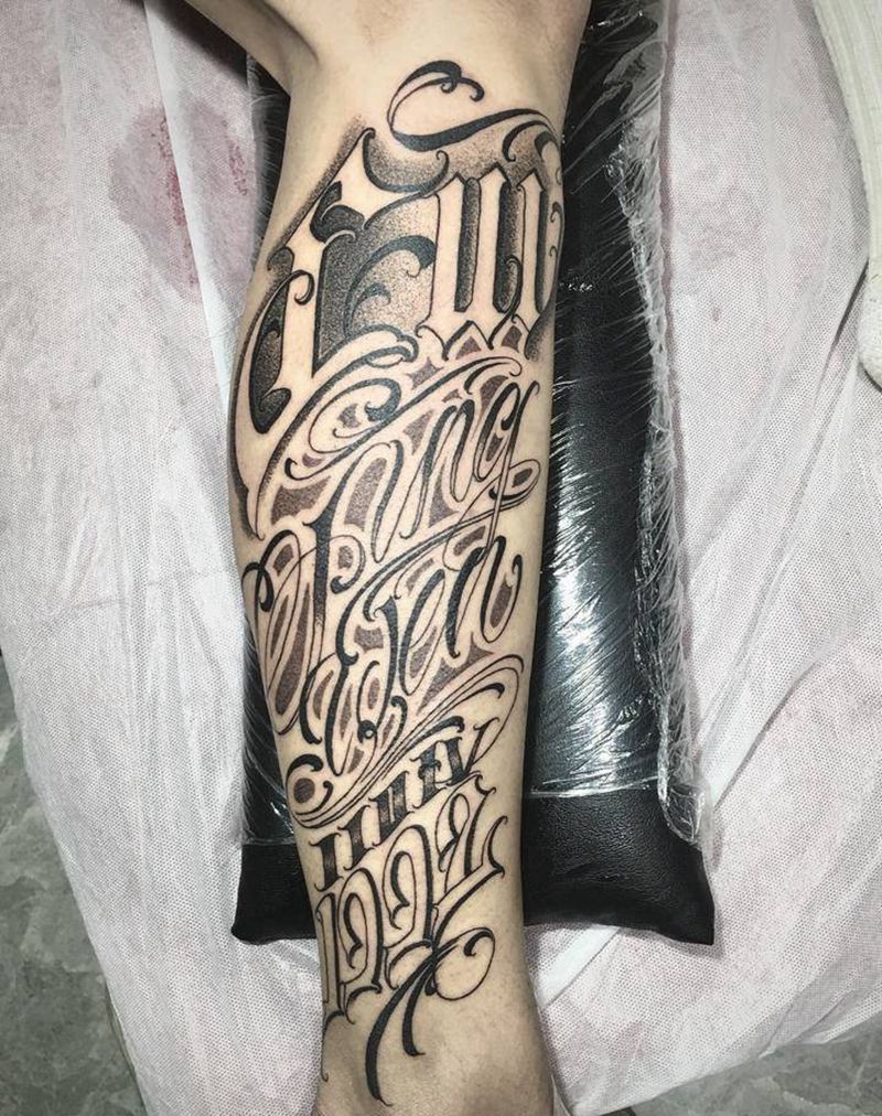 奇卡诺小腿纹身图片_腿部脚部花体字点刺奇卡诺花体字哥特体纹身图案