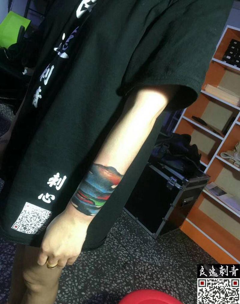 臂环  遮盖纹身图片_手臂纹身图案