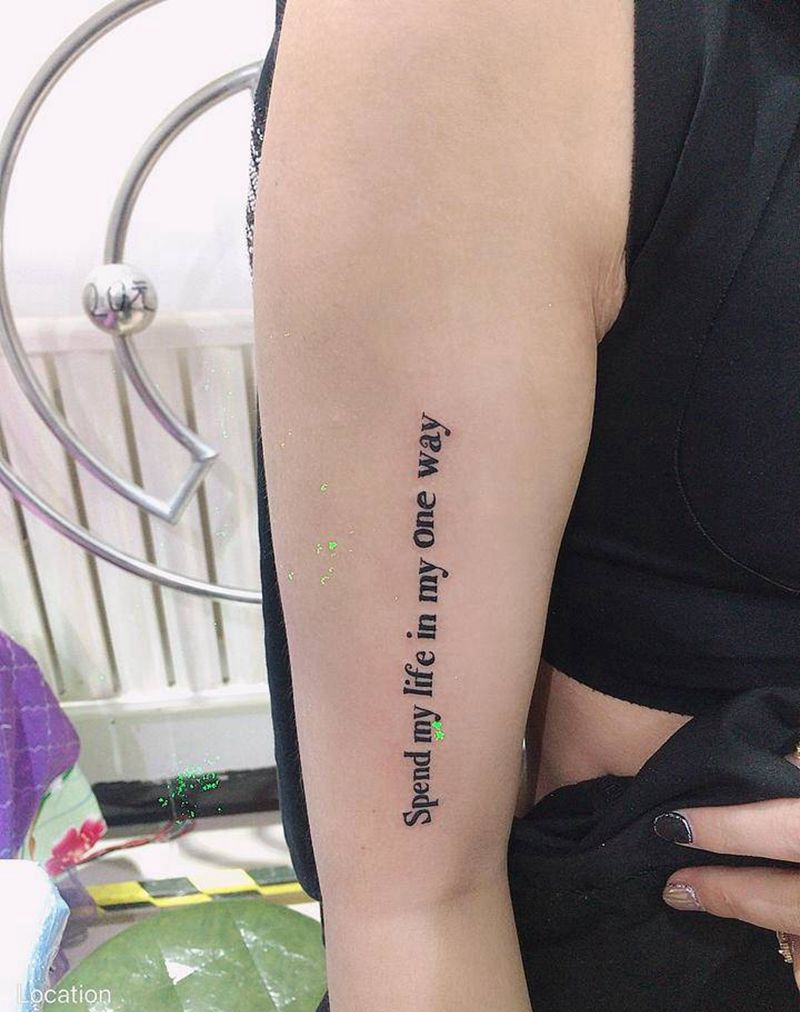 花体英文纹身图片_手臂新传统纹身图案