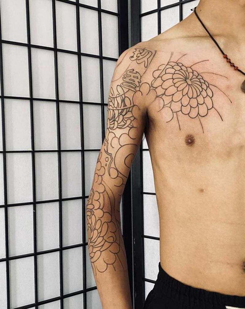 菊花七分袖纹身图片_手臂背部老传统七分袖 菊花纹身图案