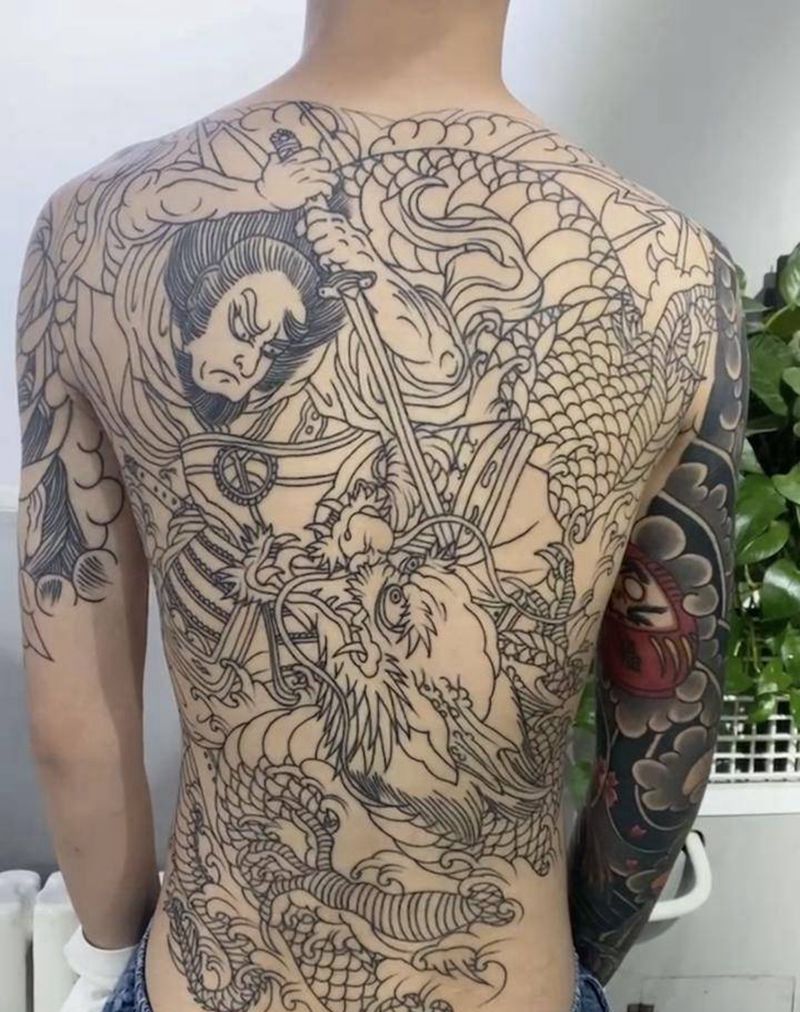 恢复好线条纹身图片_背部胸部老传统新传统纹身图案