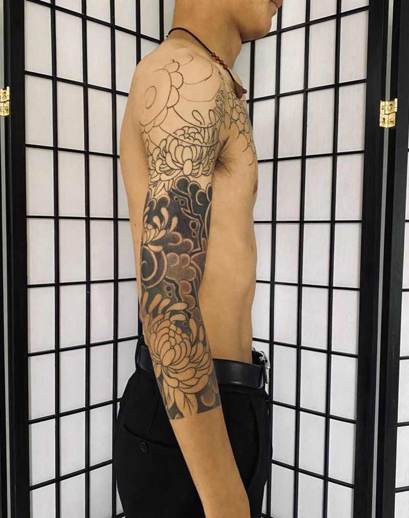 菊花七分袖纹身图片_手臂老传统纹身图案