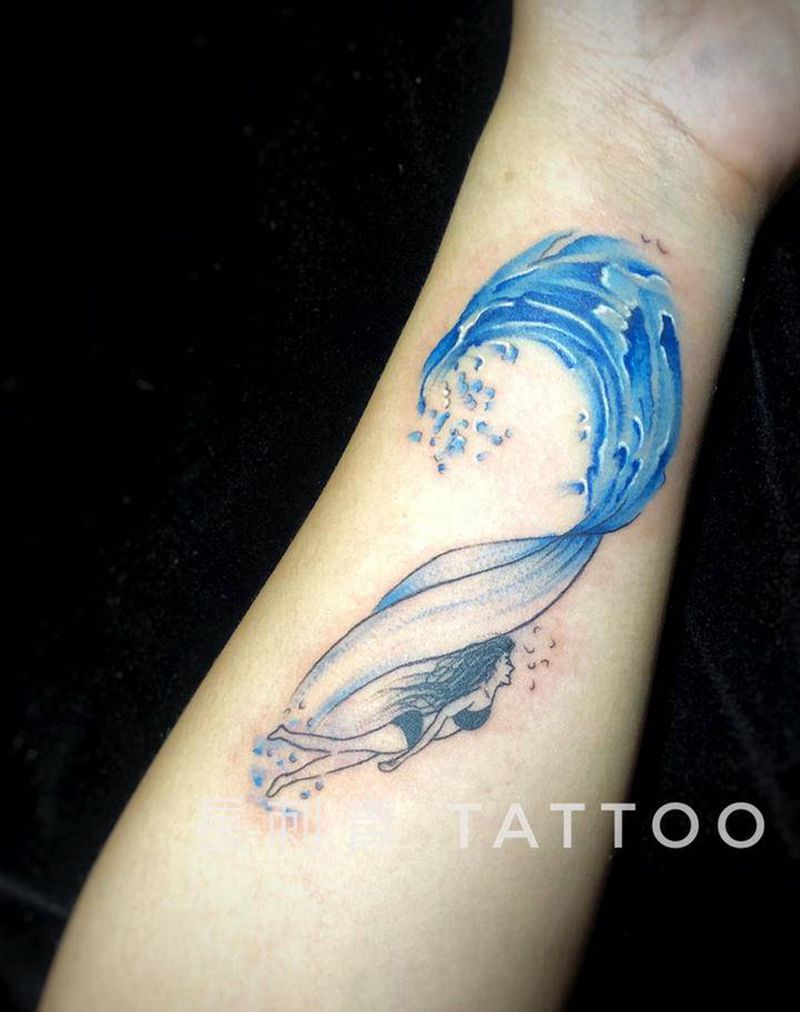 公主与海纹身图片_手臂纹身图案