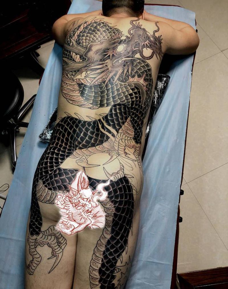 龙背进度纹身图片_背部纹身图案