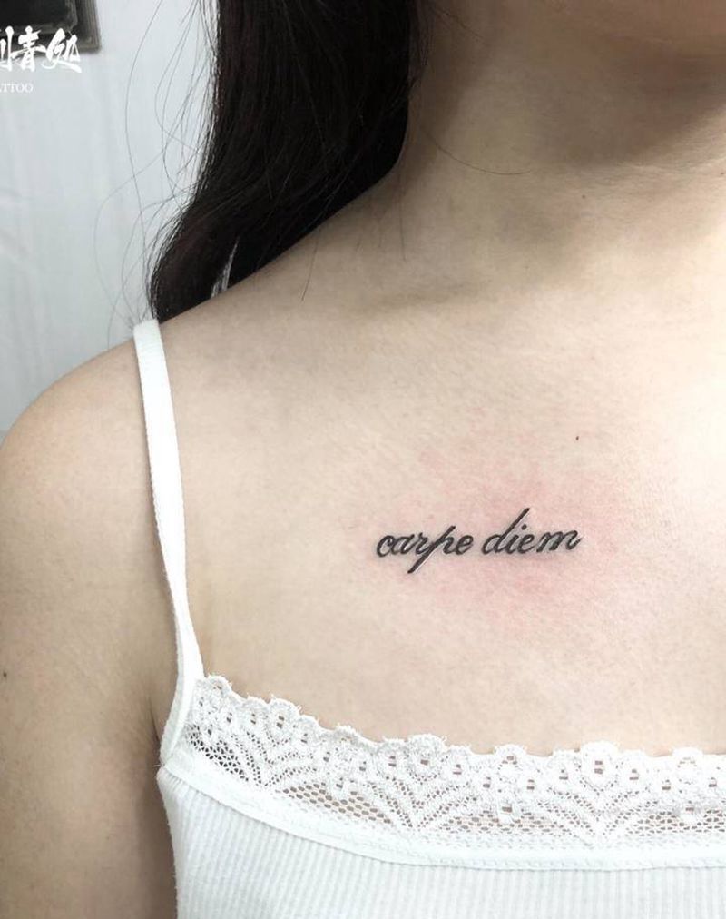 字母纹身图片_胸部纹身图案