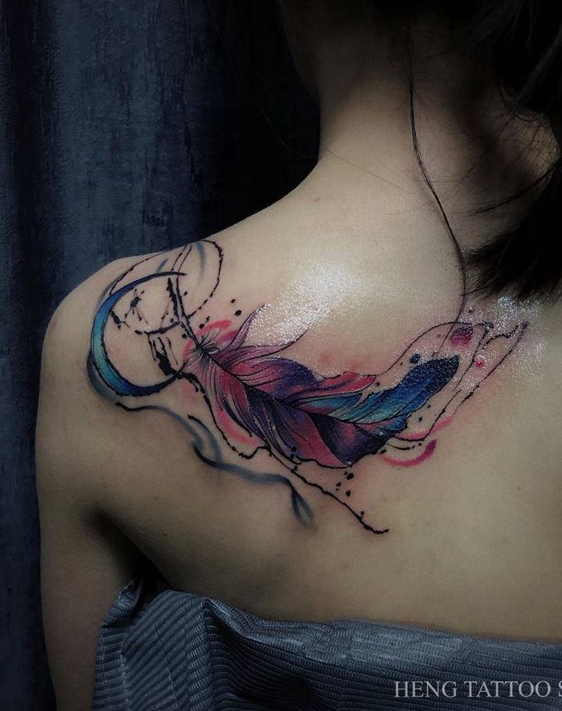羽毛纹身图片_背部肩部水彩水墨纹身图案