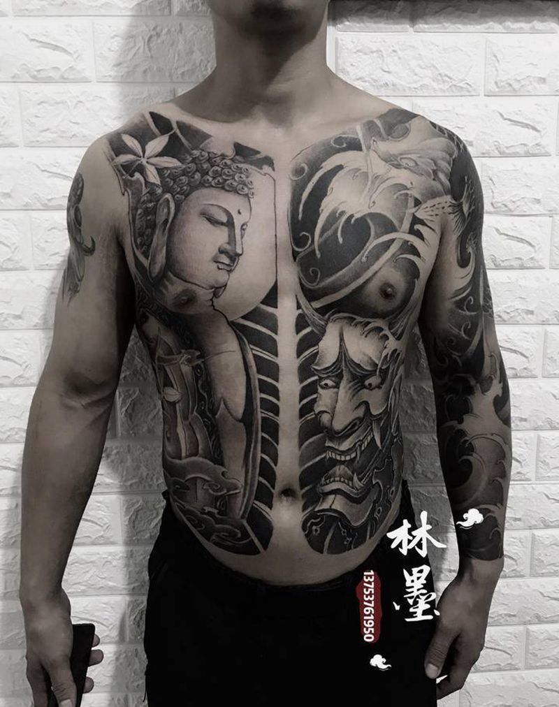 开衫【满背】纹身图片_胸部老传统纹身图案