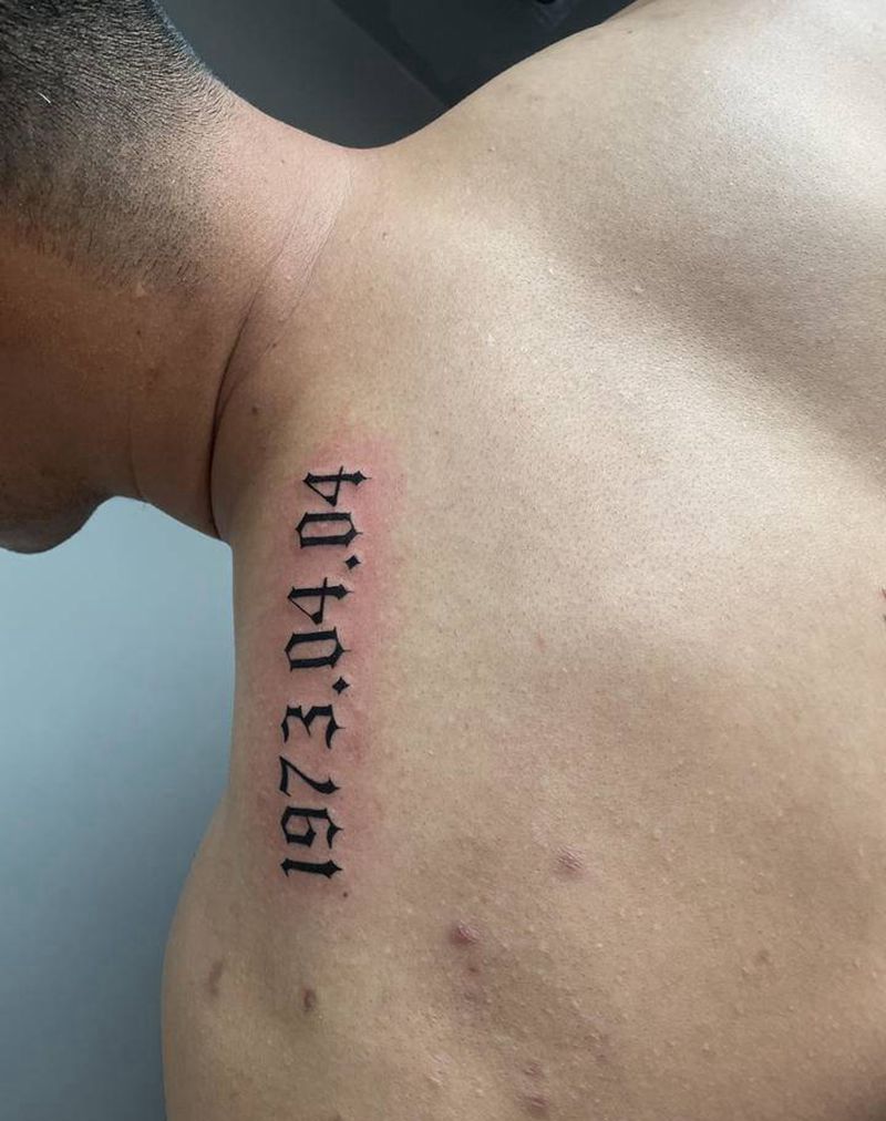 字母纹身图片_肩部纹身图案