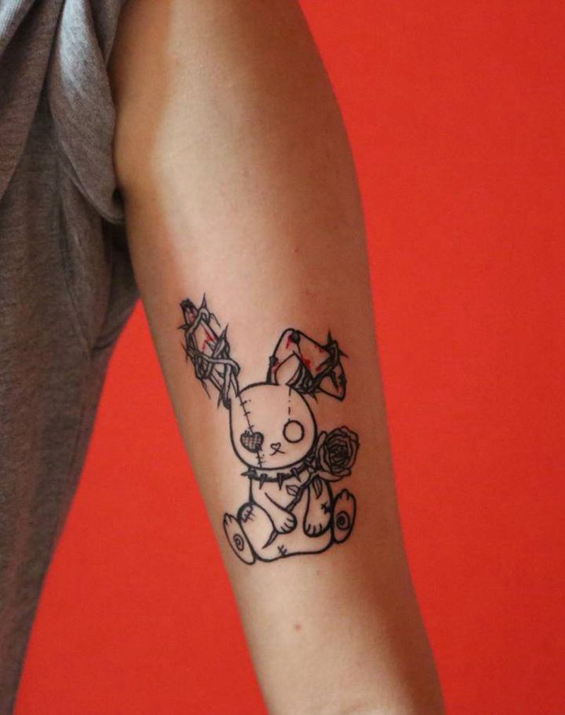 暗黑小兔子纹身图片_手部纹身图案