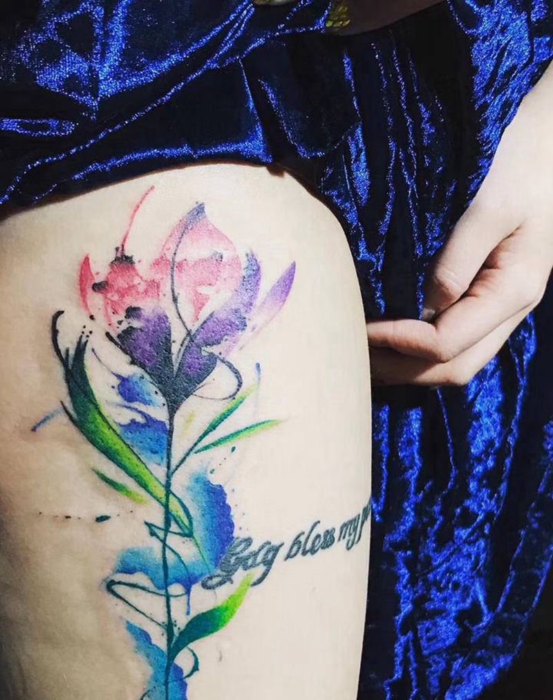 水彩 花纹身图片_腿部水彩纹身图案