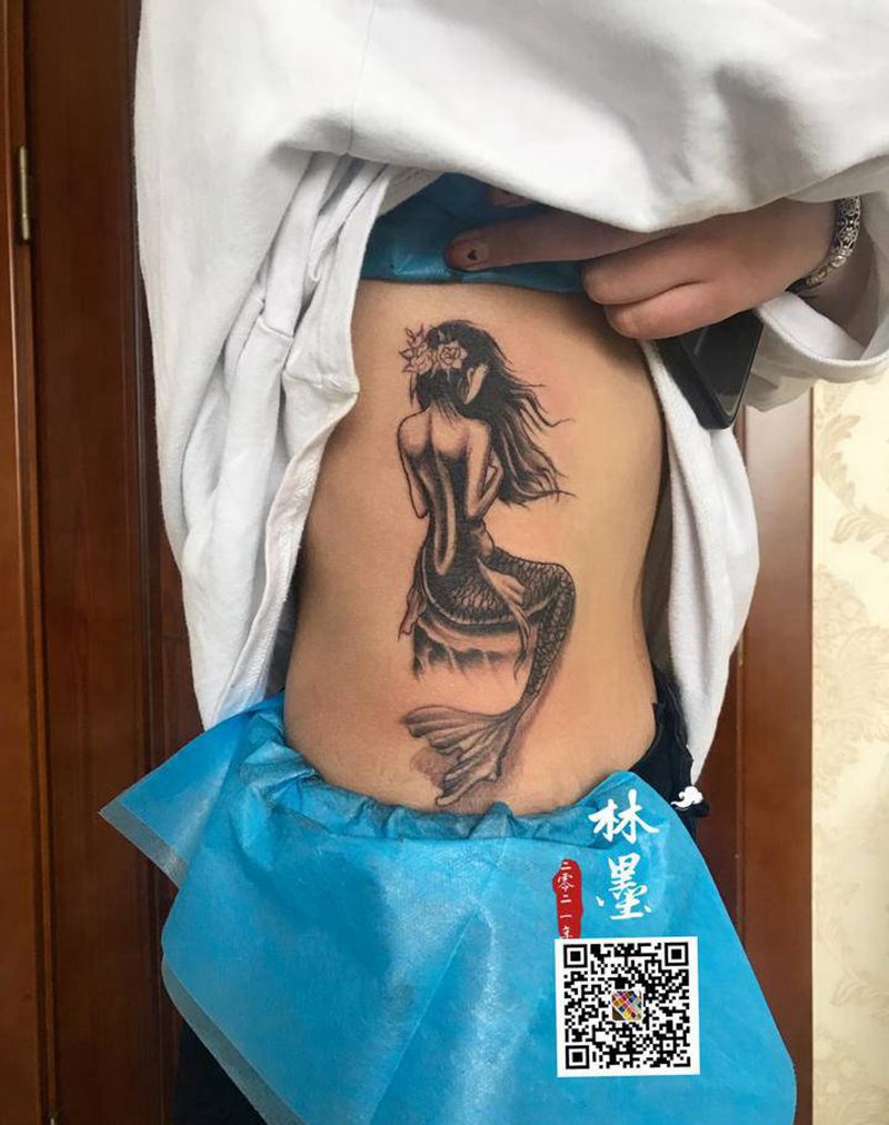 美人鱼纹身纹身图片_腰部新传统纹身图案