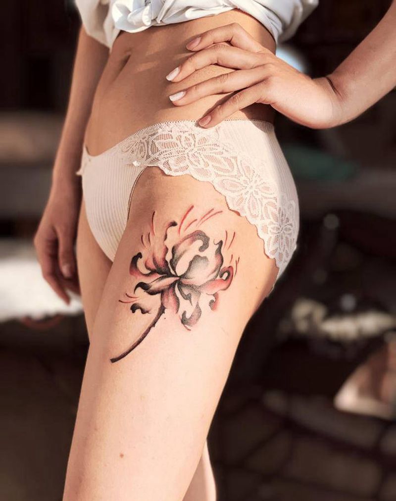 彼岸花纹身图片_臀部腿部水墨水彩纹身图案